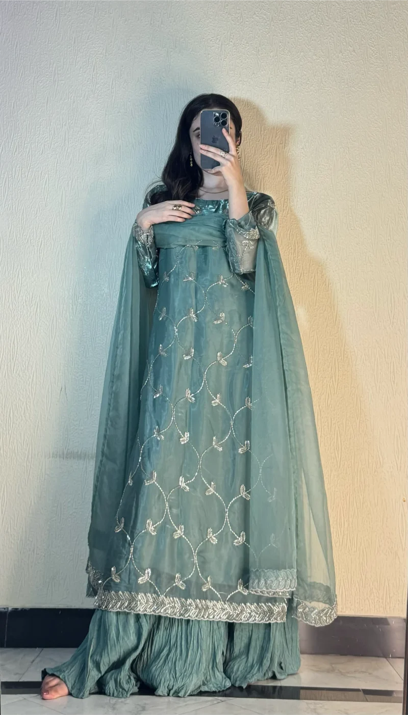 Metallic blue - Image 4
