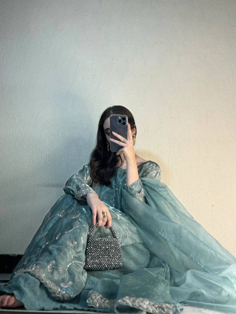 Metallic blue - Image 5
