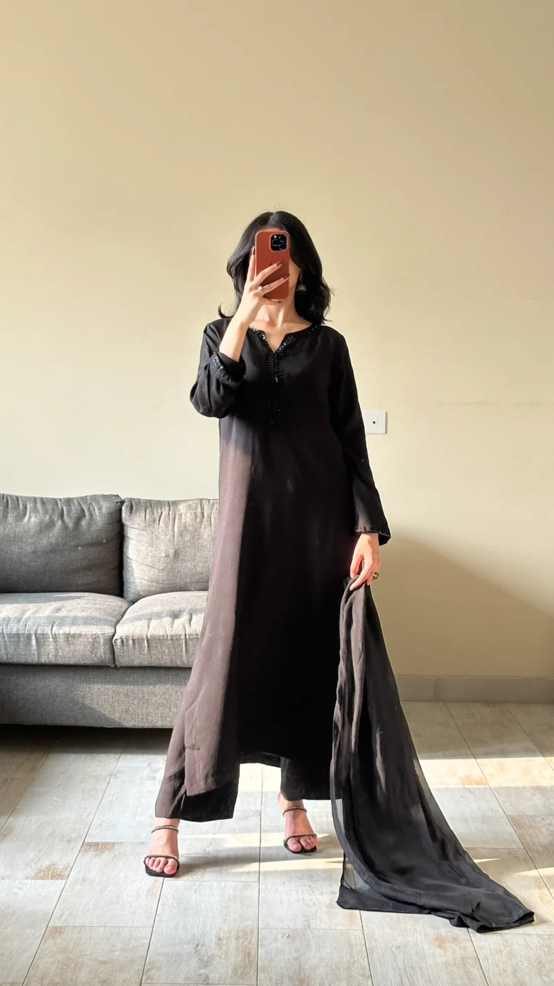 Vaneeza - Image 2